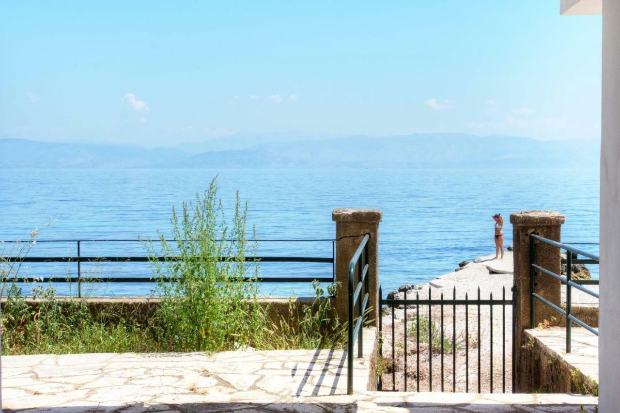 T8 Apartment On The Beach بينيتسيس المظهر الخارجي الصورة