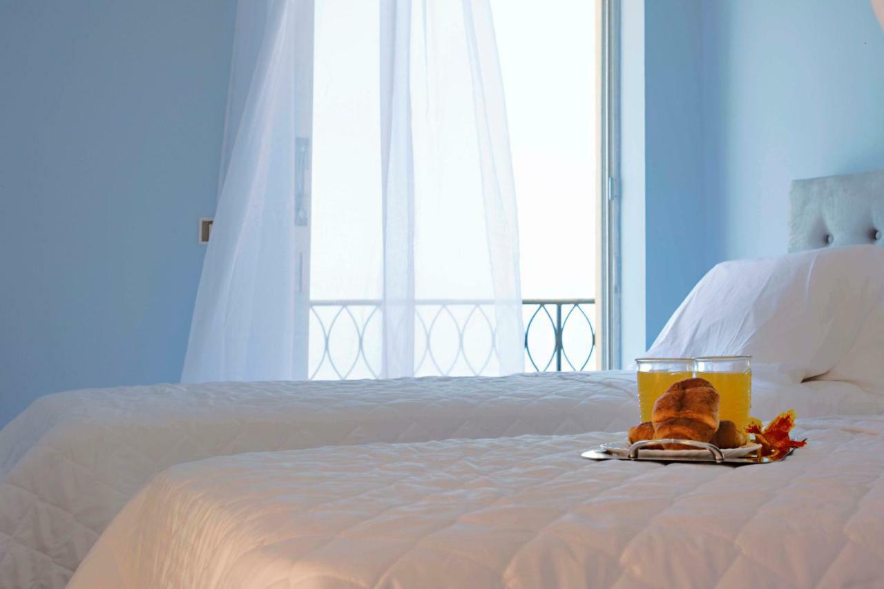 T8 Apartment On The Beach بينيتسيس المظهر الخارجي الصورة
